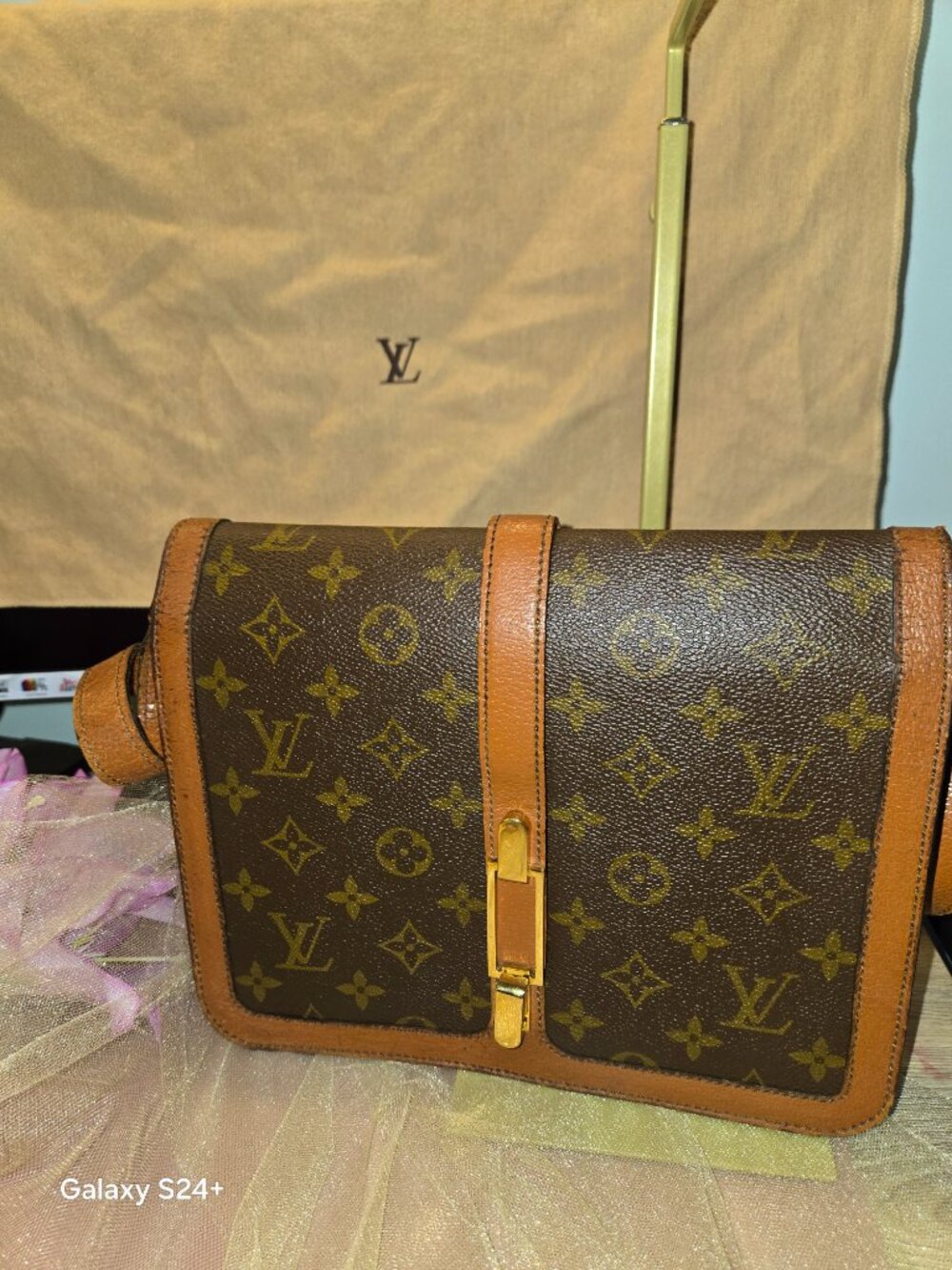 Louis Vuitton Monogram Sac Rond Point Crossbody Bag – Vintage